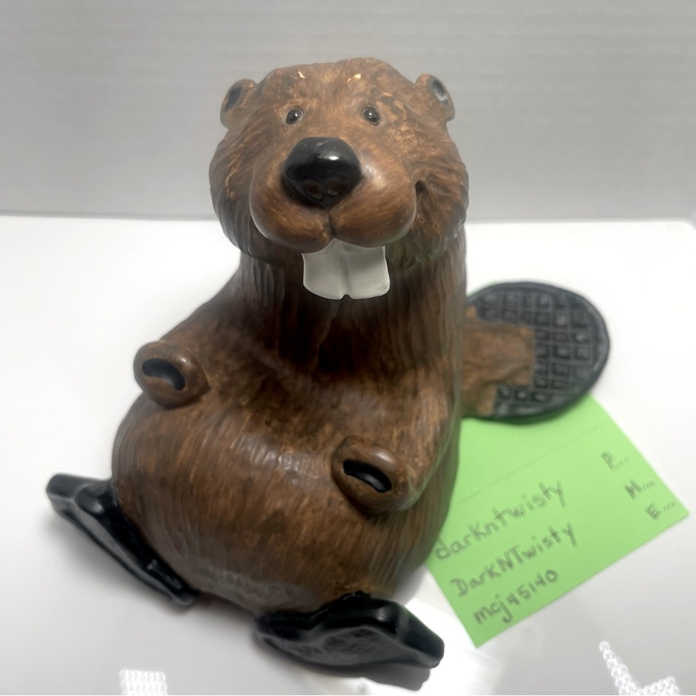 Vintage Montana Artist Bearfoots Beaver Sculpture Toothbrush holder
